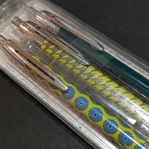 Divoga 3 Count Retractable Gel Pen Medium Point